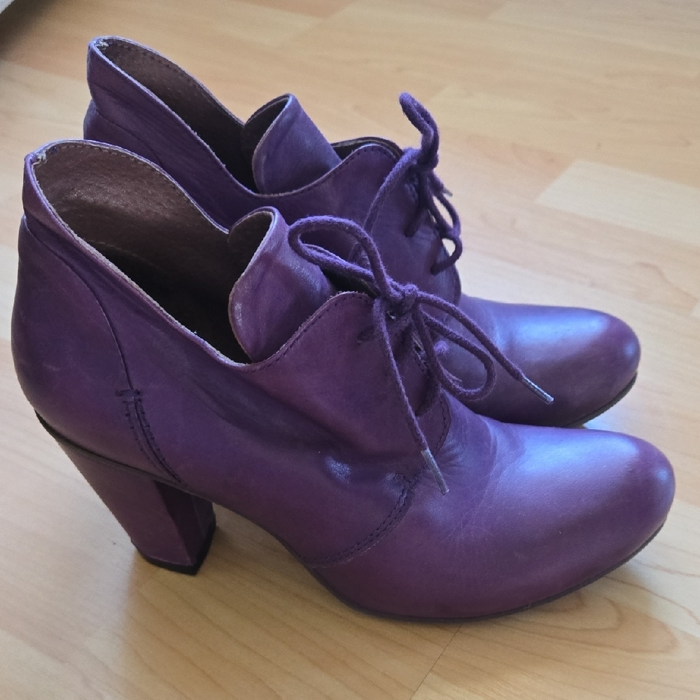 Chocolate Purple Heeled Boots